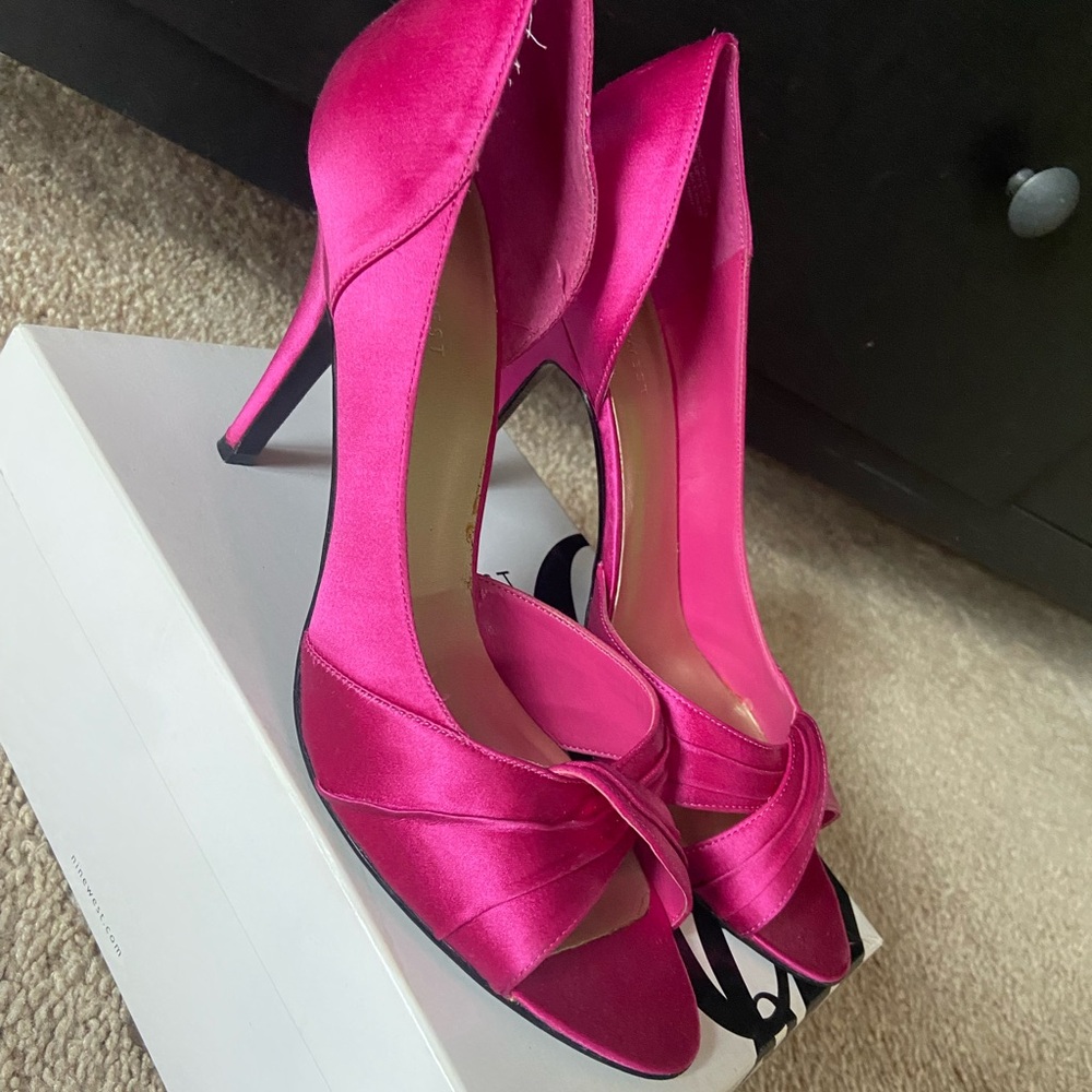 Bright pink fuchsia satin Nine West peep toe pump heels